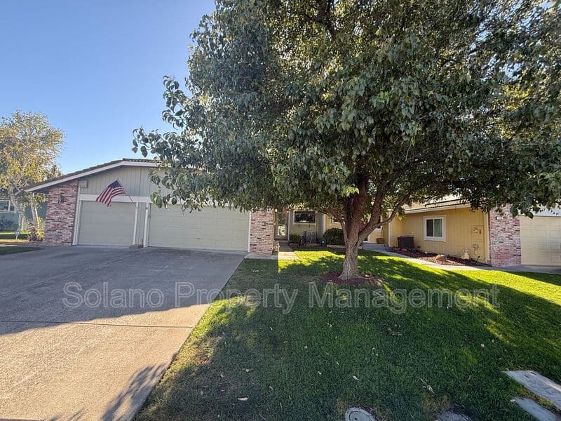 Vacaville Condo: 110 Bryce Way