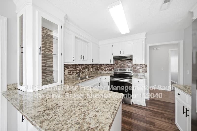 Sumter House: 2900 Lancaster Dr