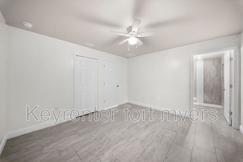 Fort Myers House: 2405 MAPLE AVE