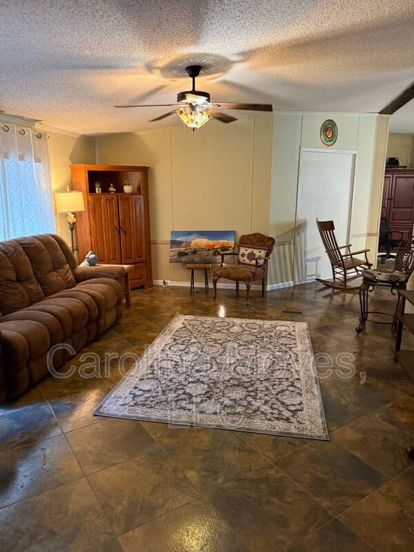 Gray Court Condo: 906 Rolling Meadows Road