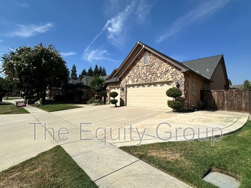 Visalia House: 239 North Preston St