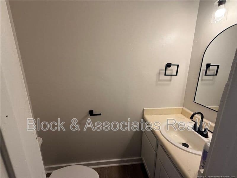 Fayetteville House: 1422 Tangora Lane