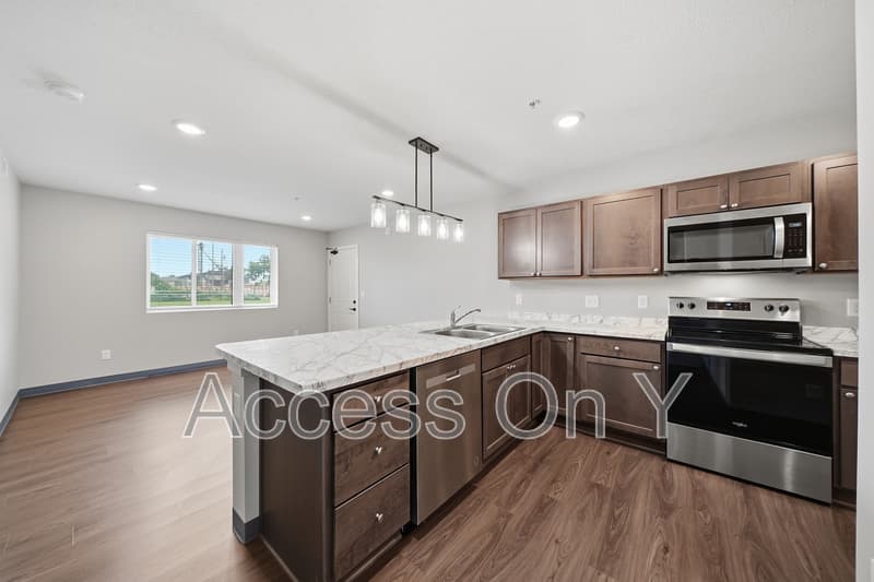 Lincoln Condo: 2320 Y ST