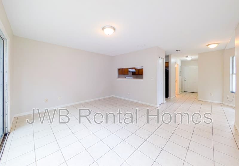 Atlantic Beach Townhome: 75 7th St W