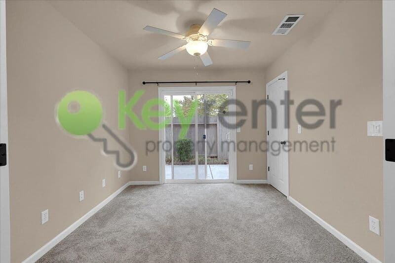 Roseville House: 1682 Loon Lake Street