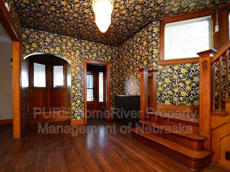 Omaha Condo: 1021 S 30th Ave