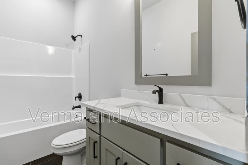Centerton House: 1061 Whistler St