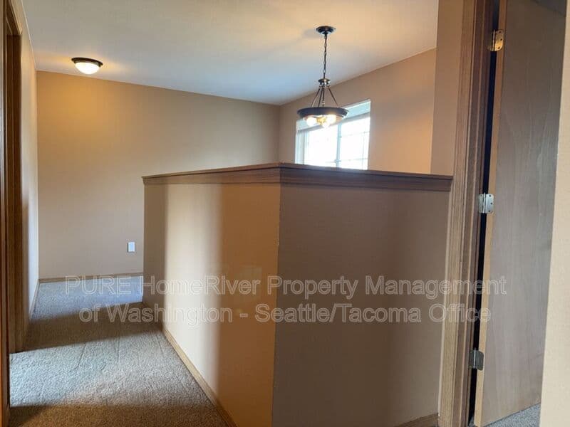 Tacoma House: 126 131st St E