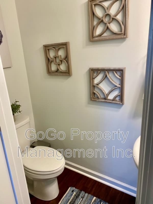 Boiling Springs House: 811 Millsgrove Court