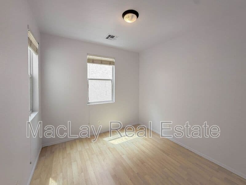 Phoenix House: 5216 W Albeniz Pl