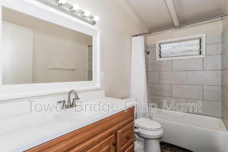 Sacramento House: 5936 41st Street