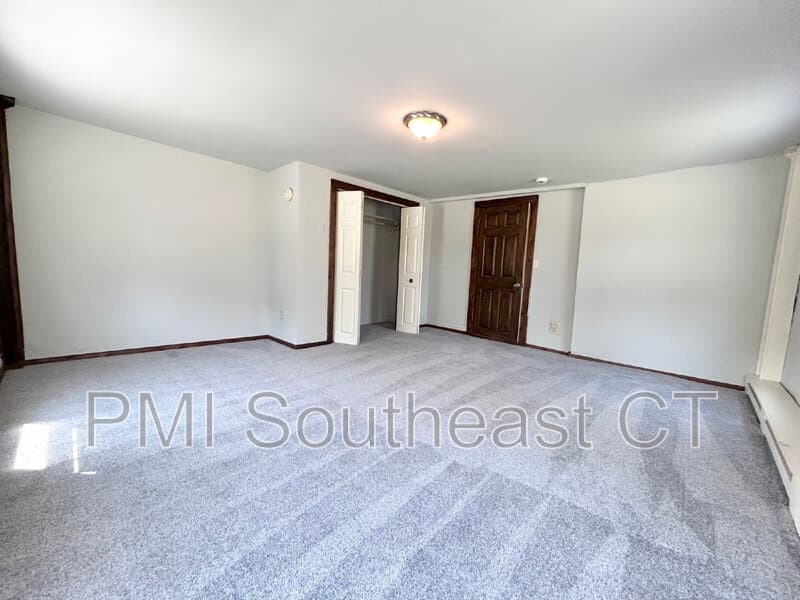 Norwich Condo: 231 Salem Turnpike