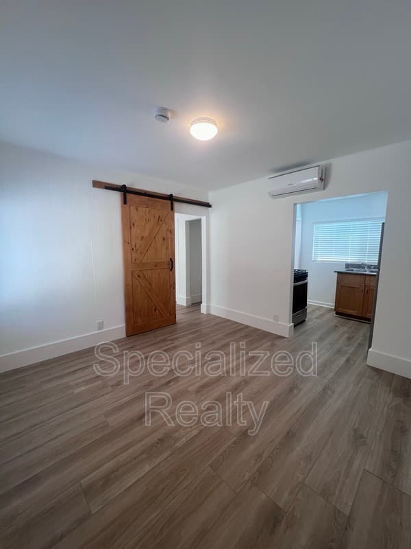 Los Angeles Condo: 1420 Isabel Street