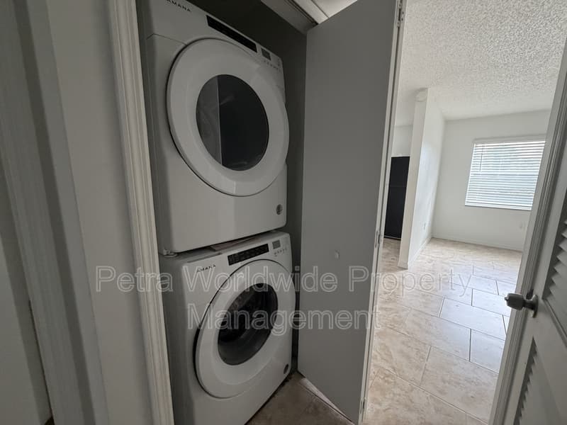 Eustis Condo: 900 N Bay Street