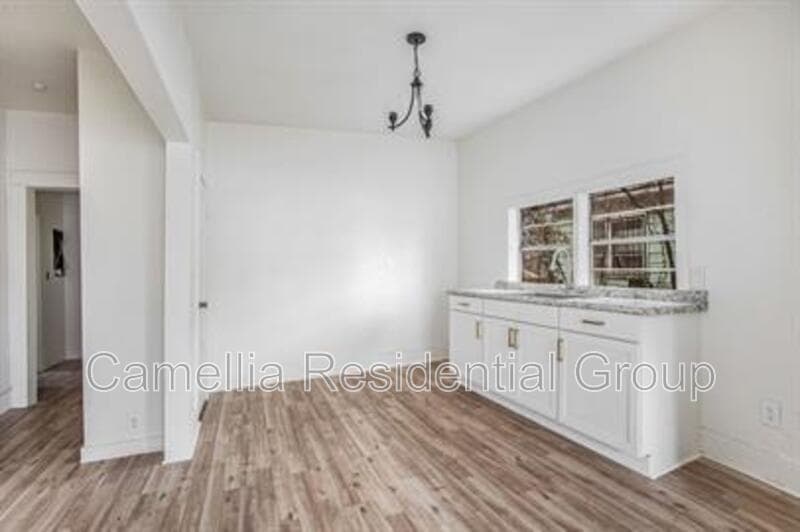 Birmingham House: 1321 2nd Avenue West