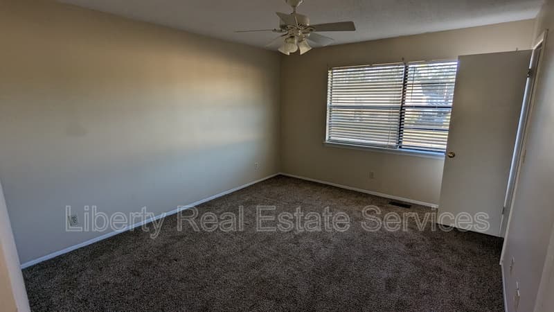 Hinesville Condo: 727 S Main St