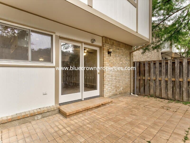 Arlington House: 462 Westview Terrace
