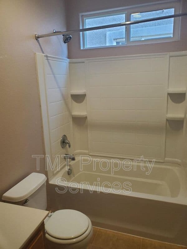 Elk Grove House: 8814 Wheelton Rd
