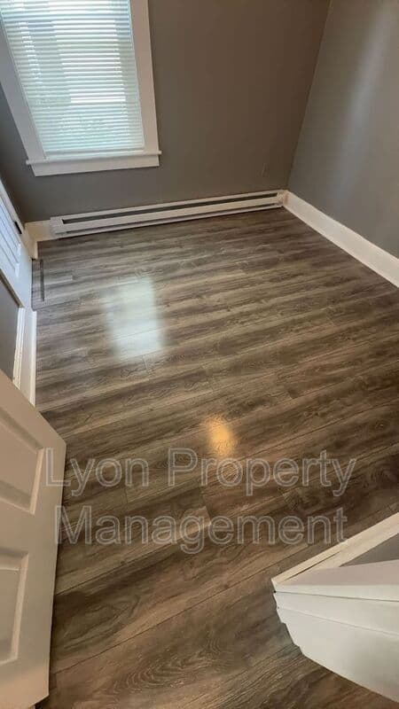 New Bedford Condo: 106-108 Winsor Street