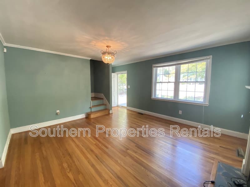 Fayetteville House: 807 Cape Fear Avenue