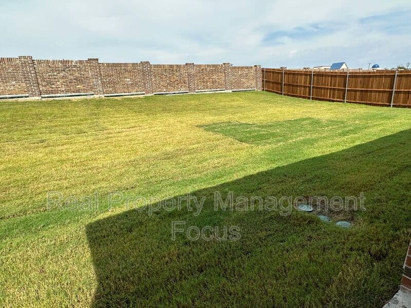 Fate House: 239 Jenkinson Dr