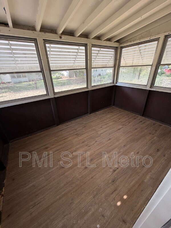 St. Louis House: 9319 Clarion Dr