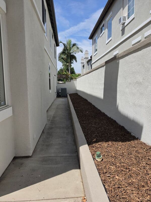 Rancho Santa Margarita House: 162 Seacountry Lane -