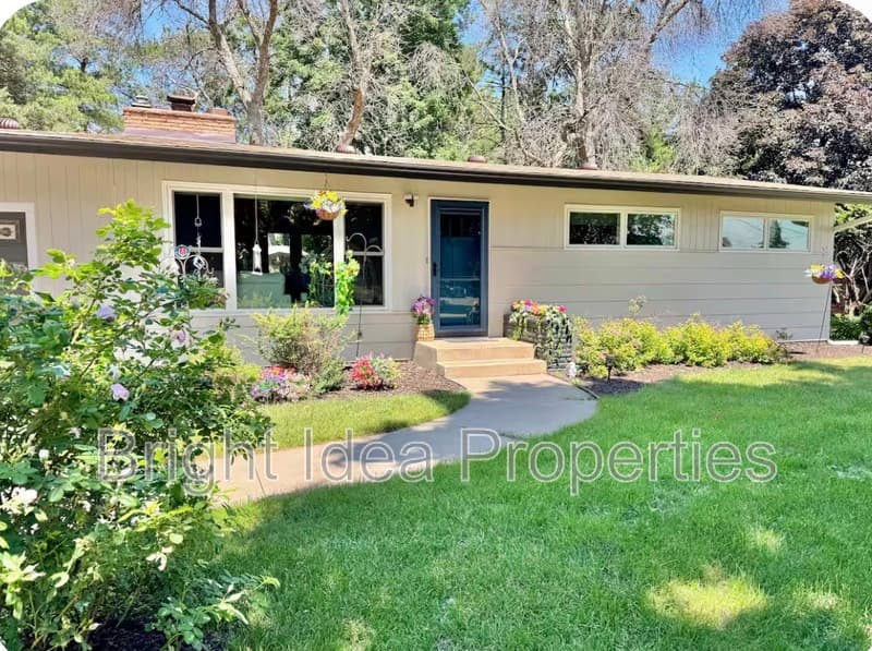 Saint Paul House: 896 Hadley Lane North