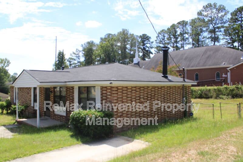 Augusta House: 3419 Lucie St