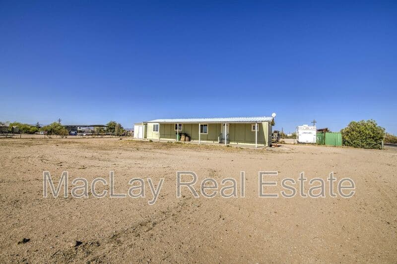 Florence House: 20968 E Florence Kelvin Hwy