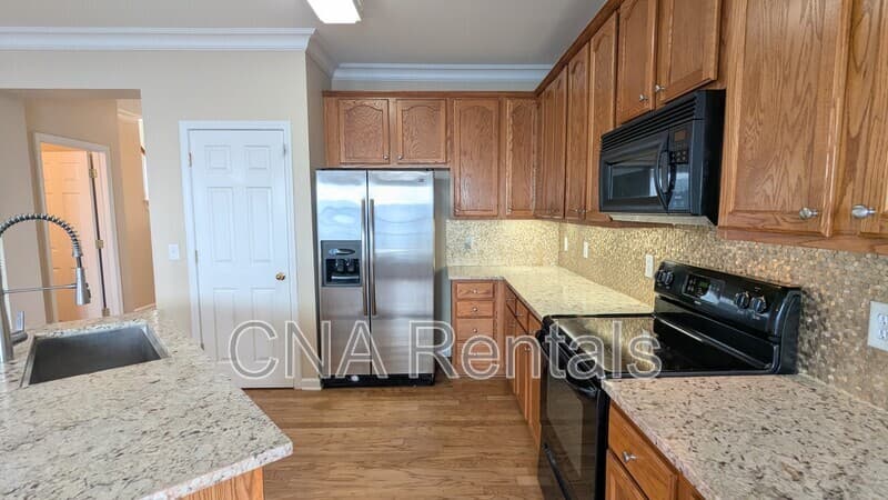 Kennesaw Townhome: 1747 Oakbrook Ln
