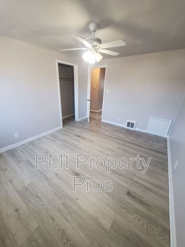 Milwaukee Condo: 159A S 78th St