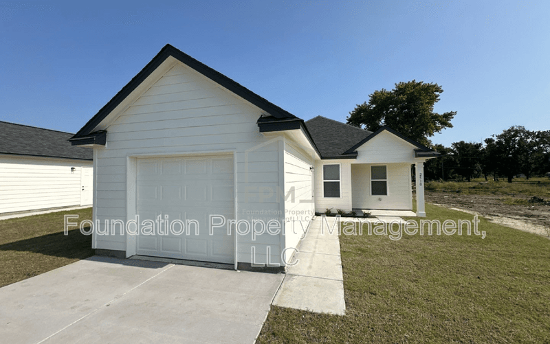 West Memphis House: 2510 SL Henry Street