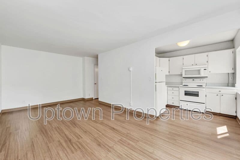 Portland House: 2174 NW Davis St