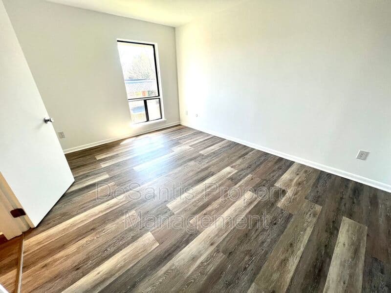 Moon Twp Condo: 800 College Park Drive