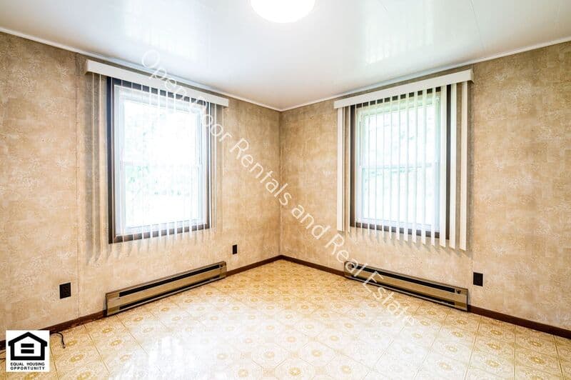 Corunna House: 1561 County Road 00 W