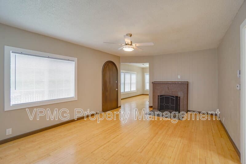 Vancouver House: 2901 Fruit Valley Rd