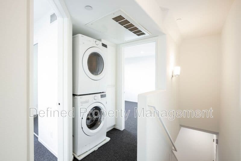 Los Angeles Condo: 3644 Keystone Ave