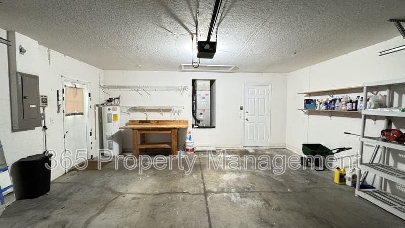 Spring Hill House: 12175 Katherwood Street