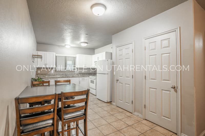 Provo House: 884 E 700 N