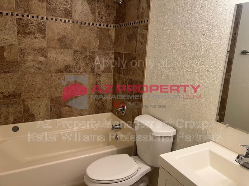 Avondale Condo: 207 S 3rd St