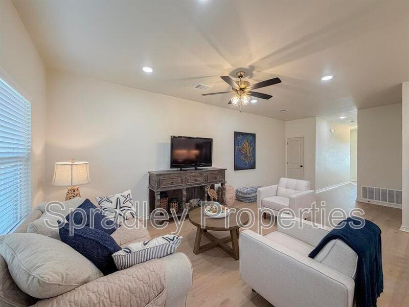 Temple Townhome: 1404 Rita Blanca Ct.