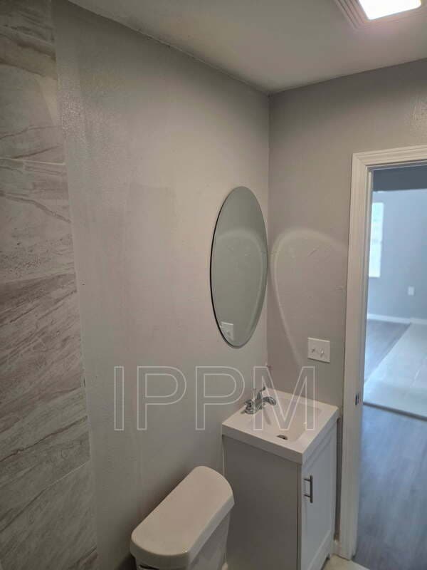 Alamo Condo: 1141 W Acacia