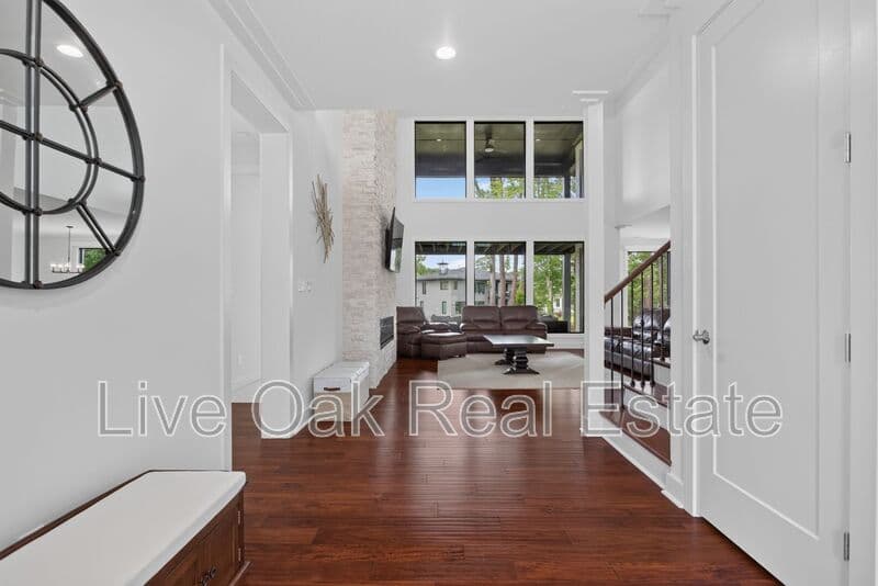 Virginia Beach House: 1316 Lambeth Lane