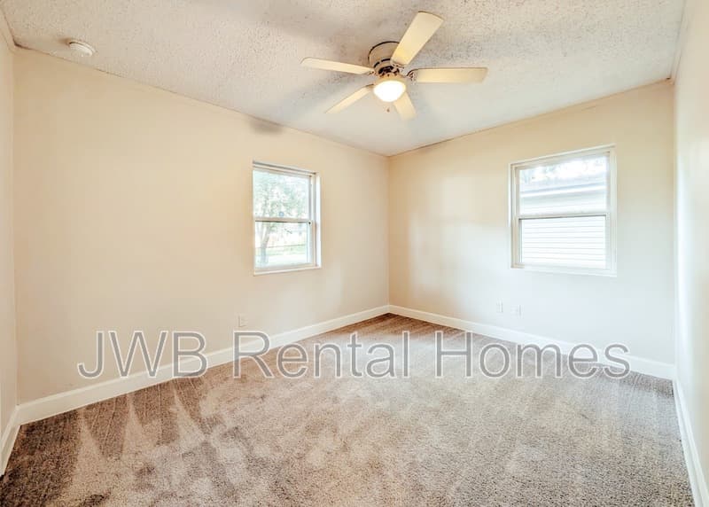 Jacksonville House: 3357 Rosselle St