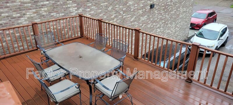 North Mankato Condo: 237 1/2 Belgrade Ave