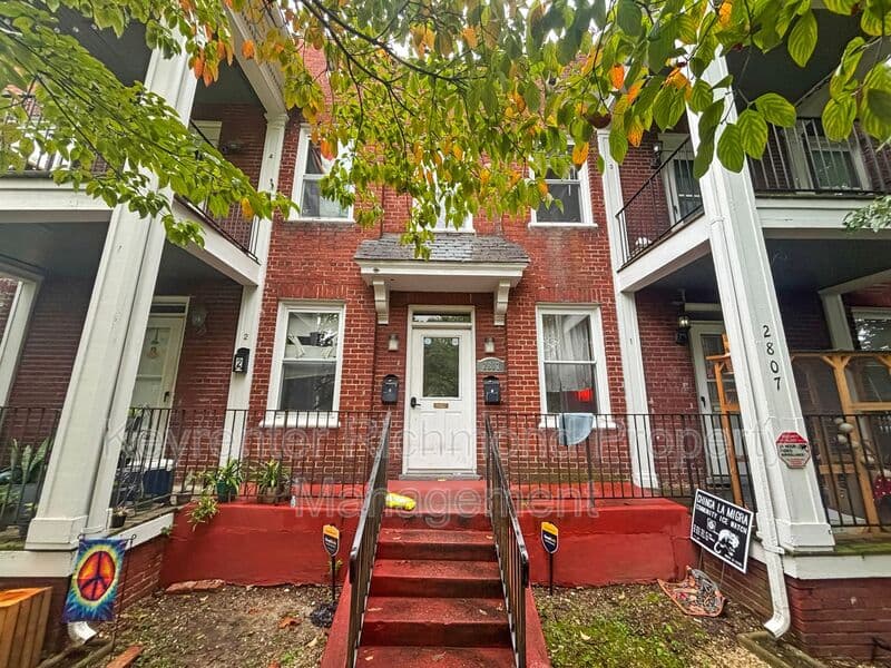 Richmond Condo: 2807 Barton Avenue