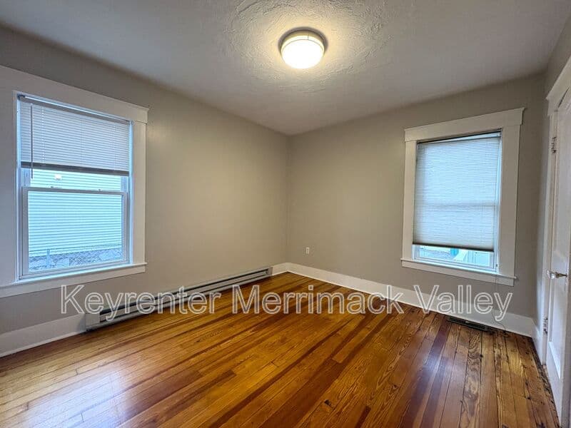 Lowell House: 27 Jean Avenue