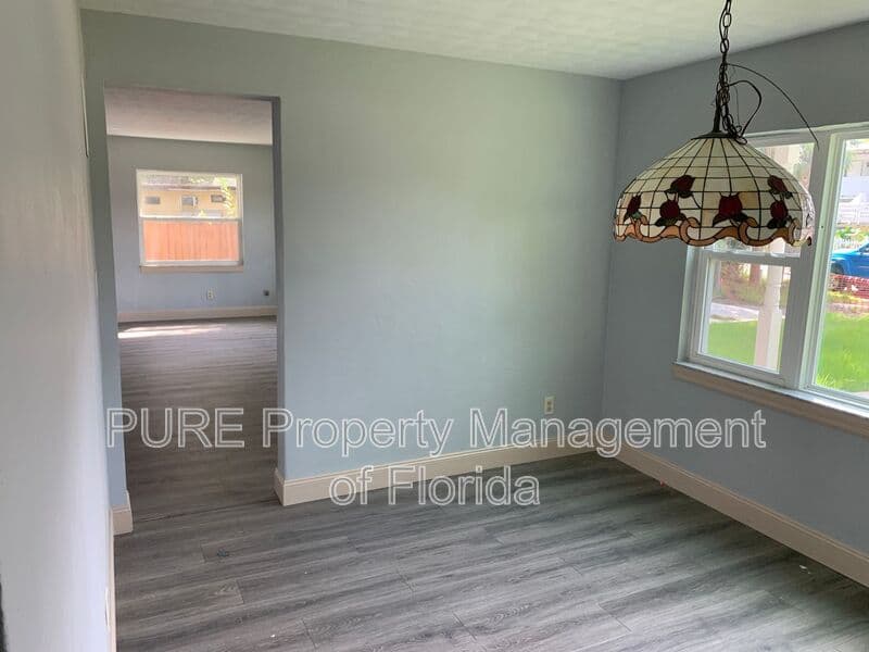 Silver Springs House: 5575 NE 30 St