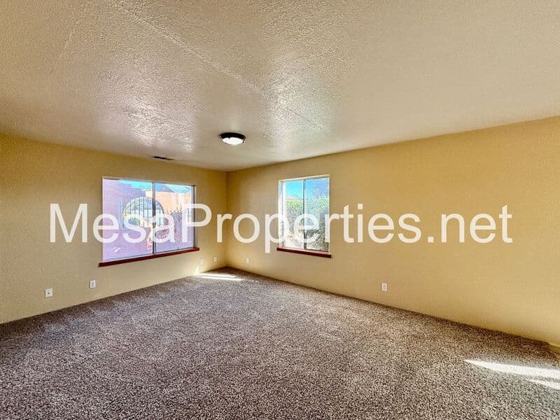 Apple Valley House: 18633 Kamana Rd.